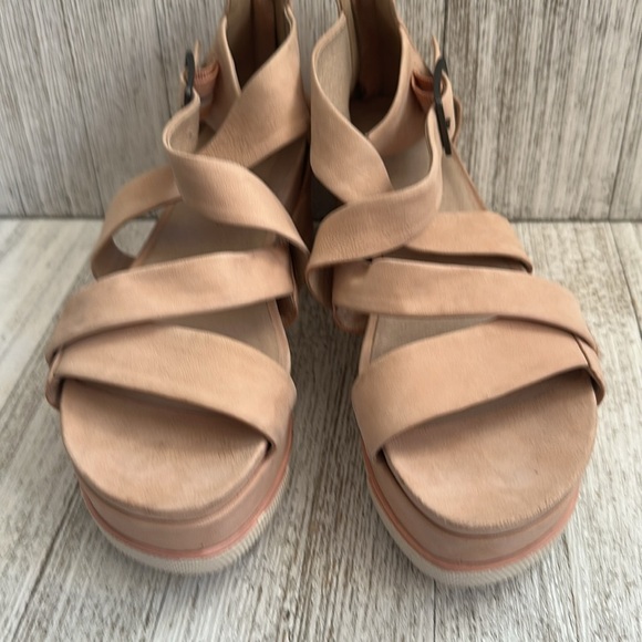 EILEEN FISHER - BOOST PLATFORM IN LATTE - Picture 7 of 7